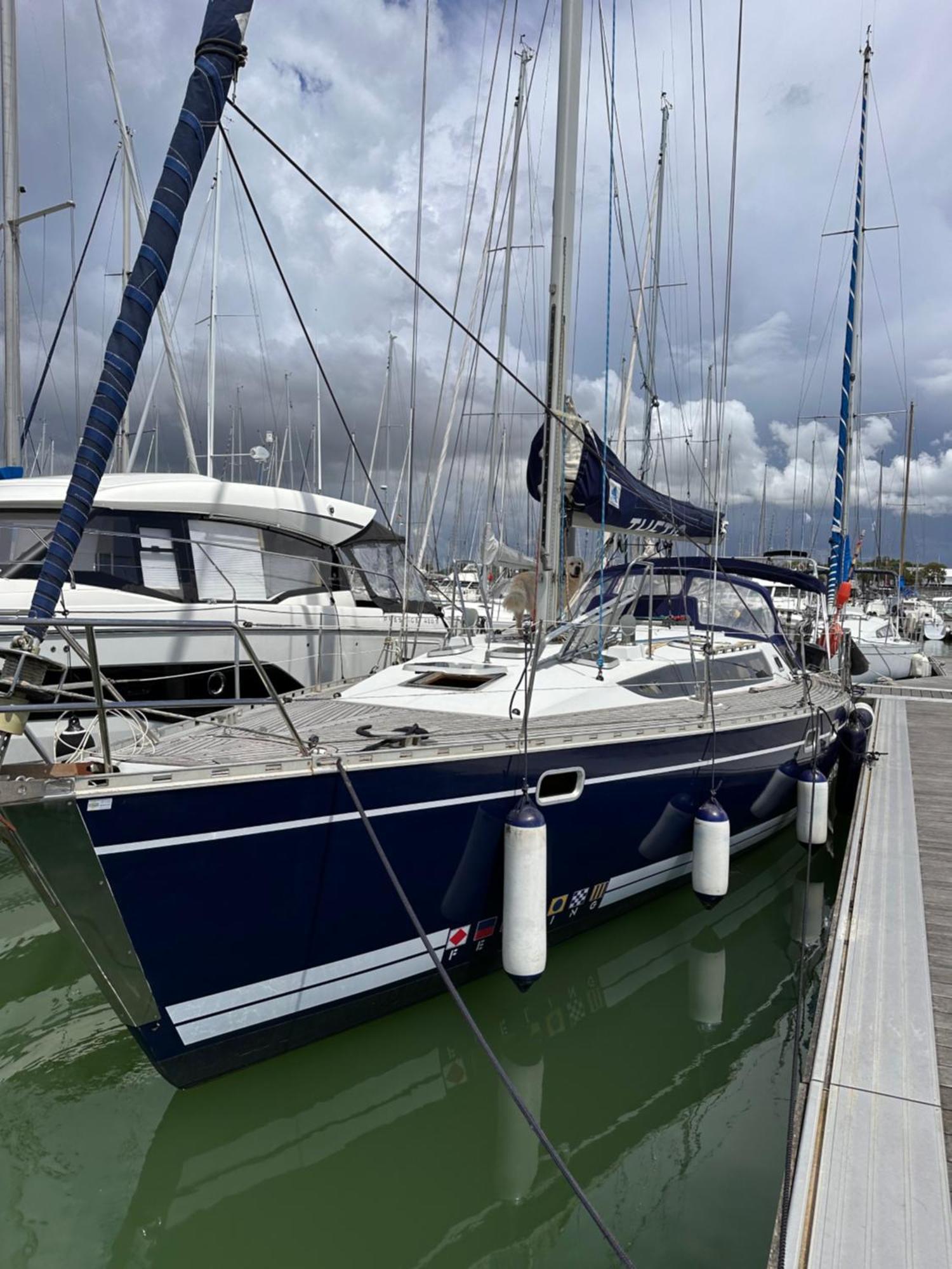 Botel Voilier A Quai La Rochelle (Charente-Maritime)